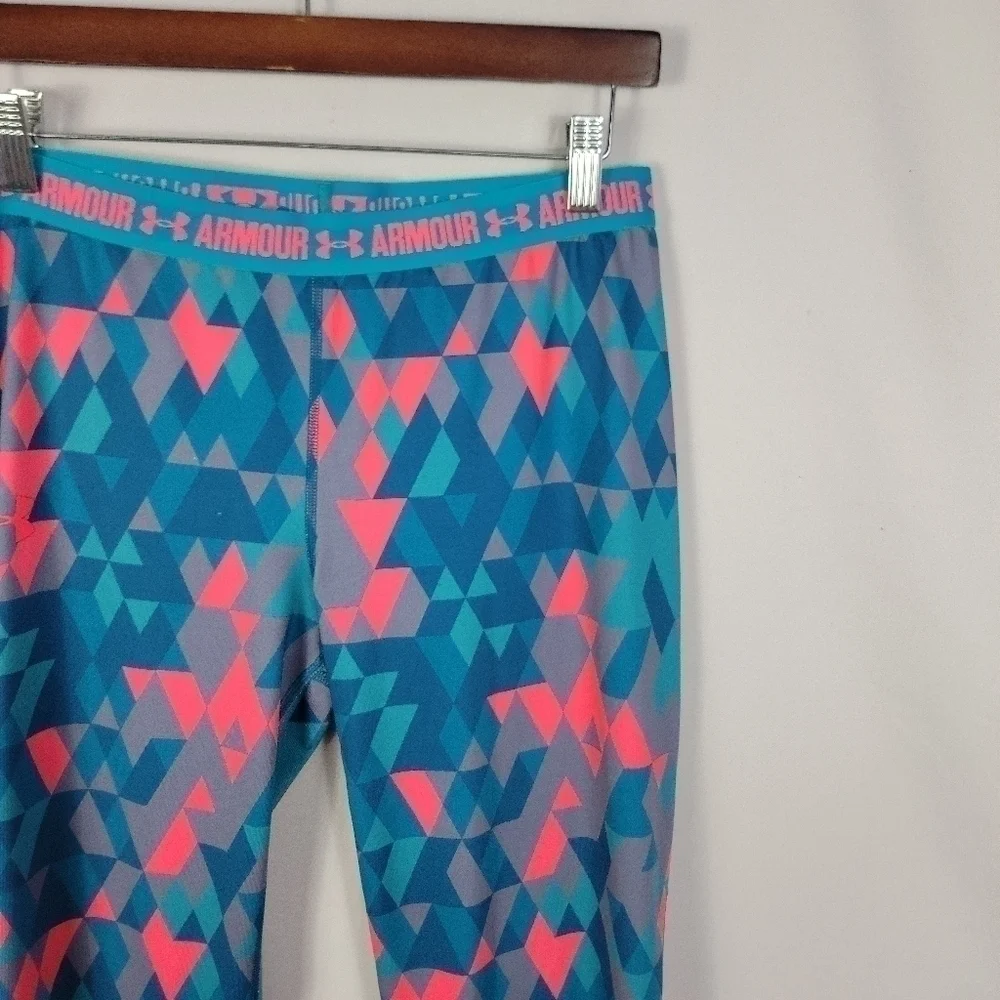 Women's Medium/Large Under Armour leggings